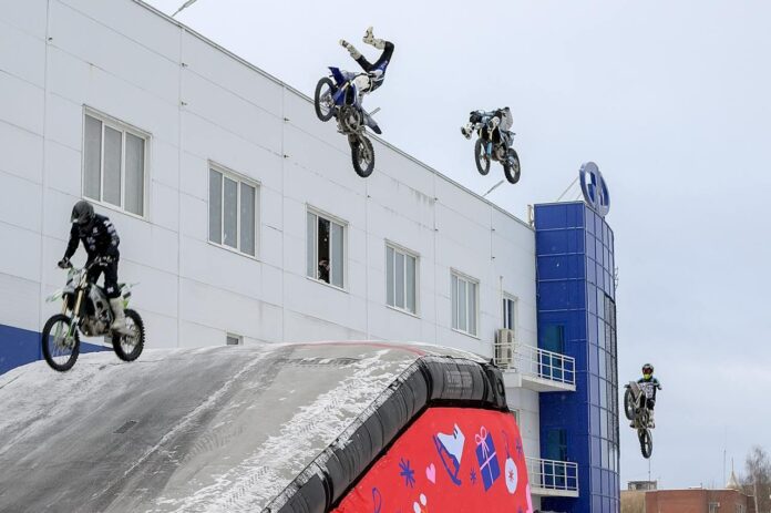 Зимний мотофристайл увидели в Подольске