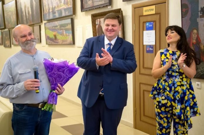 В культурном центре «Дубровицы» открылась выставка работ художника Владимира Сиухова