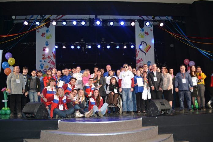 В Открытом музыкально-патриотическом фестивале «Калейдоскоп» приняли участие члены подольского Клуба молодых инвалидов «Эдельвейс»