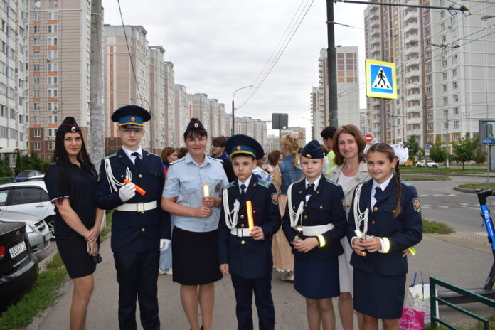 В Подольске госавтоинспекторы совместно с представителями общественных организаций провели акцию «Пешеход – пешеходный переход»