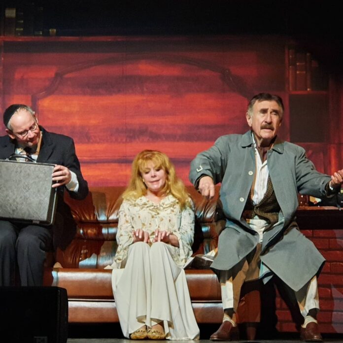 В КПЦ «Дубровицы» прошел спектакль «Поздняя любовь»