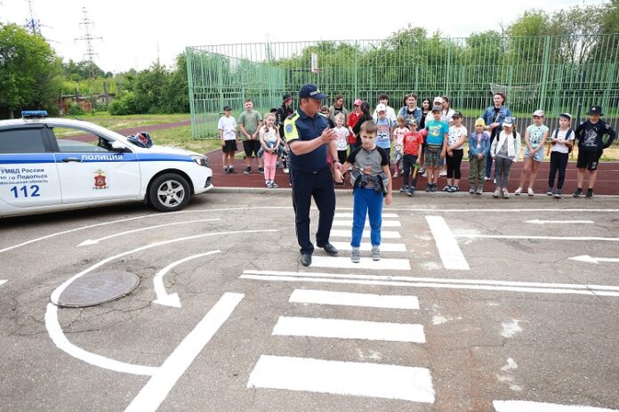 Автоинспекторы г.о. Подольск провели в лагерях округа обучающие практикумы
