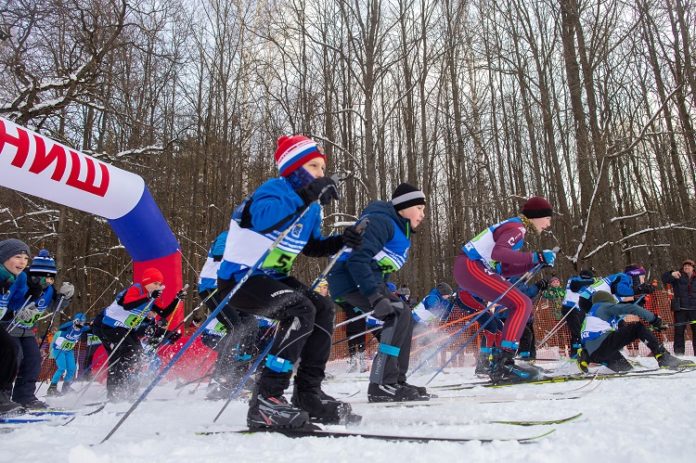 Около трехсот человек вышли на старт соревнований «Подольская лыжня – 2021»