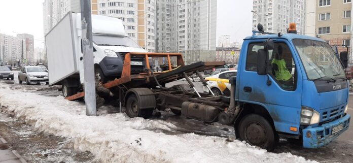 В Кузнечиках состоялся рейд по эвакуации автомобилей