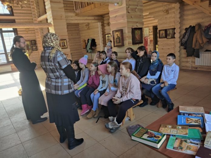 В воскресной школе Кирилло-Мефодиевского храма состоялся открытый урок, посвященный Дню православной книги