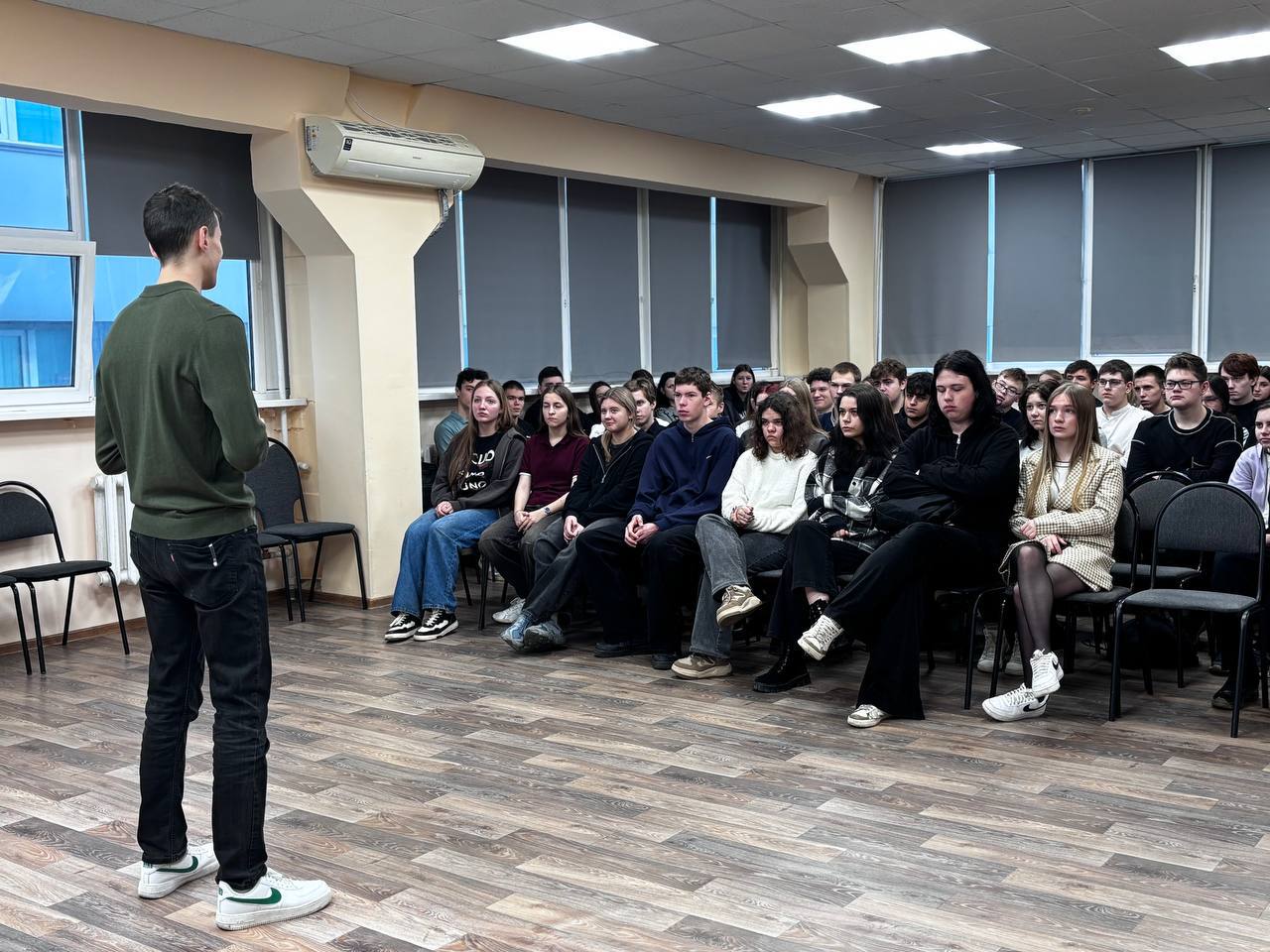 Сотрудник ФСБ пообщался со студентами колледжа в Подольске