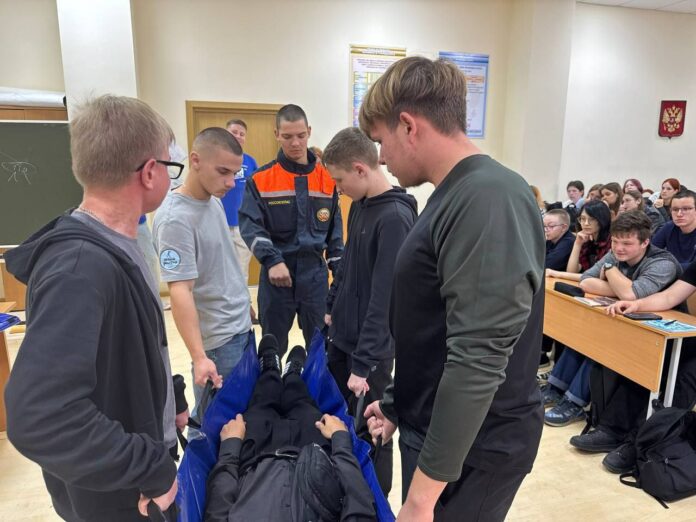 Молодая Гвардия организовала мастер-класс по тактической медицине