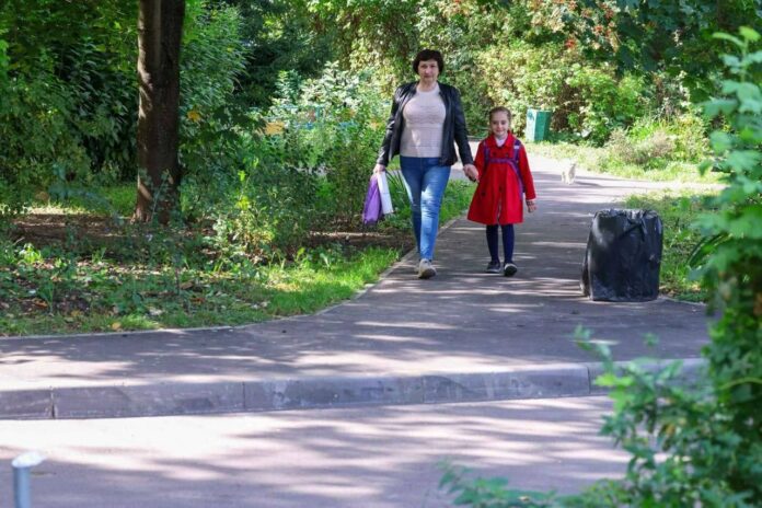 В Подольске с начала мая преобразили 19 дворовых территорий