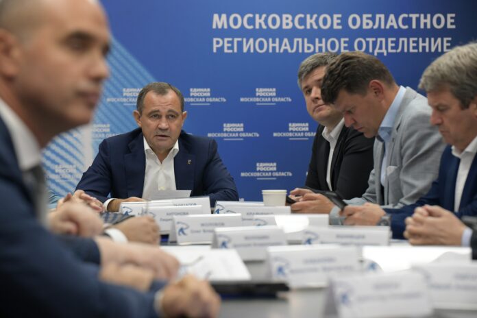 Игорь Брынцалов: По итогам ЕДГ-2024 «Единая Россия» обновила состав депутатского корпуса в муниципальных Советах...