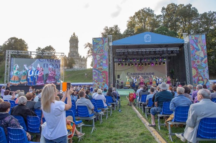 Глава Городского округа Подольск Николай Пестов посетил фестиваль «Славянское подворье»