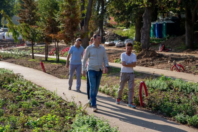 Ход работ на Певческом поле проверили в Дубровицах