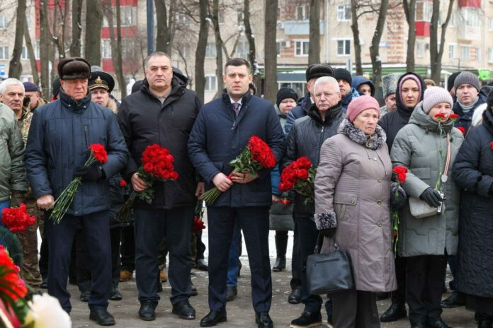 Подольчане возложили цветы к мемориалу воинам-интернацианолистам