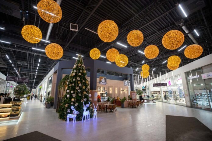 В Подольске провели конкурс на лучшее новогоднее оформление предприятий потребрынка