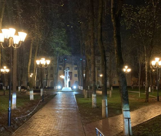 В сквере Науки в Климовске установлено дополнительное освещение