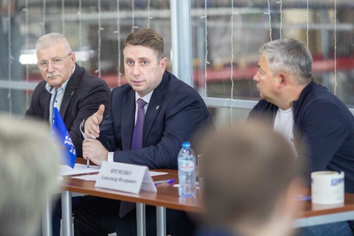 Секретарь местного отделения партии со своими соратниками встретились с работниками типографии «ВМС-Принт»