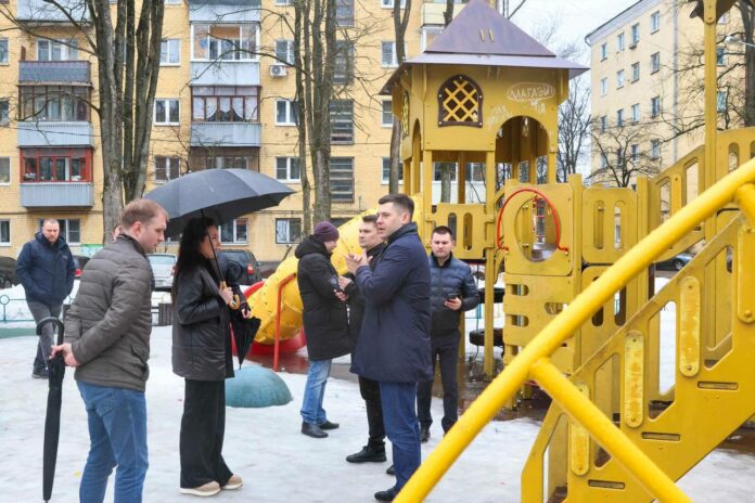 Глава Подольска провел обход Весенней