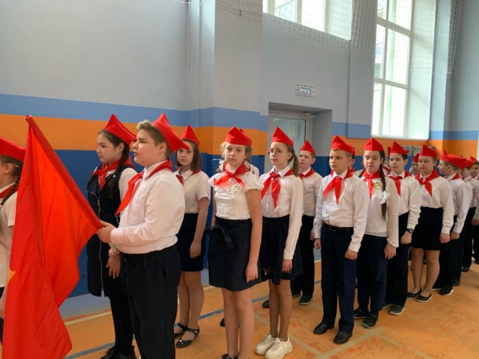 «Братство десантников» оценило школьный смотр строя и песни, приуроченный 76 годовщине Победы в Великой...