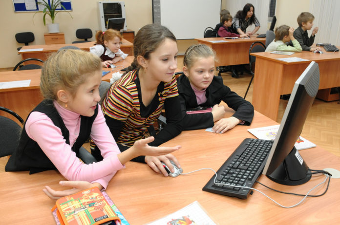 Подольчанам на заметку: модель цифровой образовательной среды не заменит традиционных уроков в школе