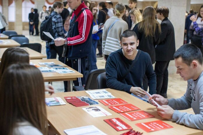 Более 1,5 тысяч человек посетили секцию «Трудоустройство и занятость» подольского форума «Развитие»