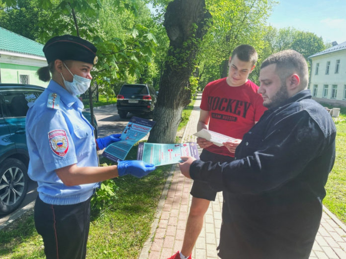 Полицейские приняли участие в профилактической акции «Будьте бдительны!» в Подольске