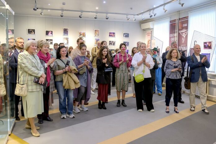 Выставка к 15-летию Подольского драмтеатра проходит в музее