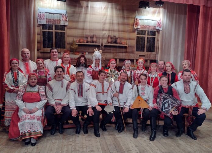 Фольклорно — театрализованное представление «Колядки на Святки» провели в ДК ЗИО