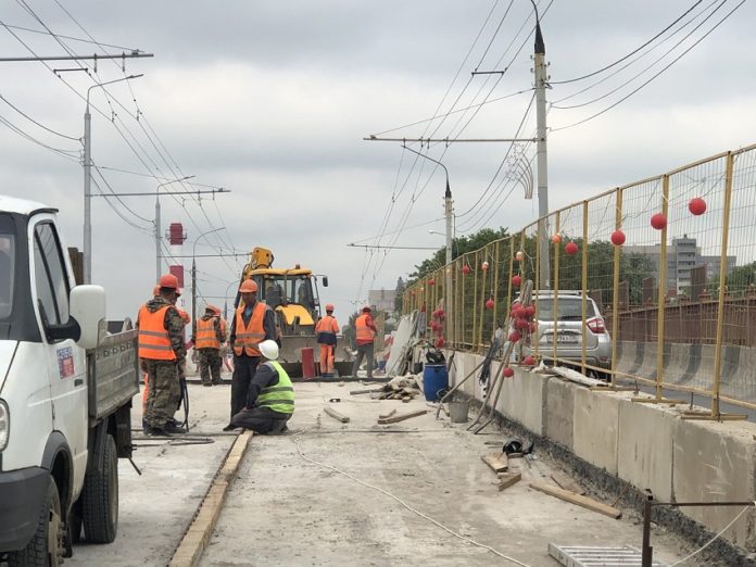 Ремонт путепровода по улице Комсомольской в Большом Подольске выполнен на 50%