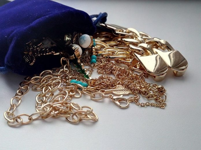 Подольские полицейские раскрыли кражу ювелирных изделий