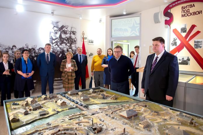 Обновленный музей открыли в школе №18 имени Подольских курсантов