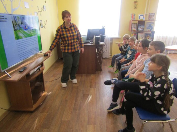 Виртуальное путешествие в Приокско-Террасный заповедник совершили «юные путешественники» в подольской библиотеке № 11