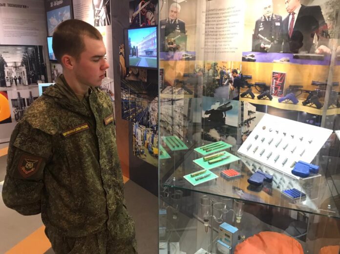 В краеведческом музее прошла экскурсия для военнослужащих