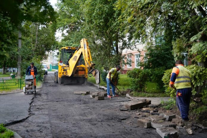В округе благоустраивают дворовые территории с учетом пожеланий жителей