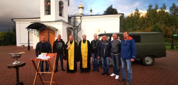 Поисковиков из Подольск благословили в Воскресенском храме