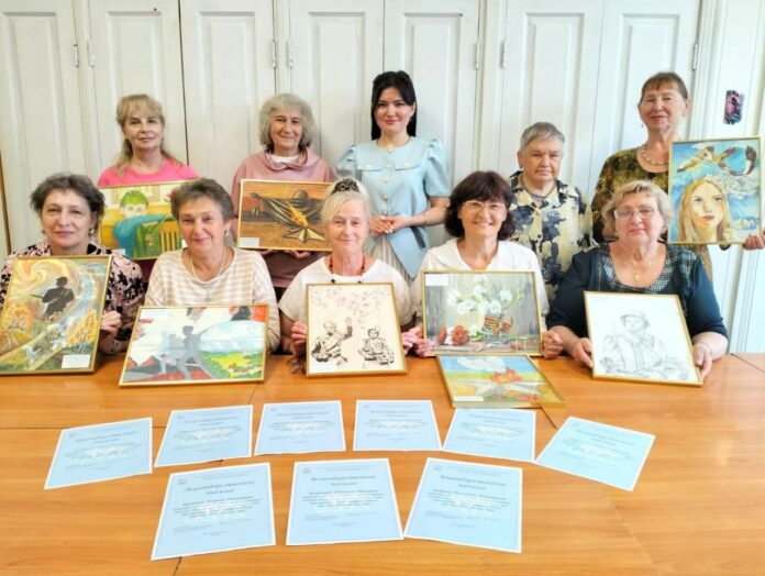Общественная приемная «Единой России» наградила победителей конкурса рисунков для старшего поколения «Победный май»