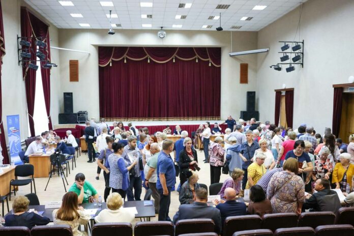 Выездная администрация состоялась в ДК «Машиностроитель»