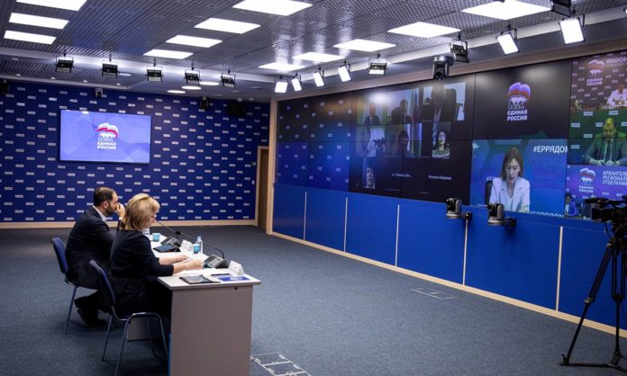 Модернизация, оснащение профильных классов и единый стандарт: на площадке «Единой России» эксперты внесли предложения...