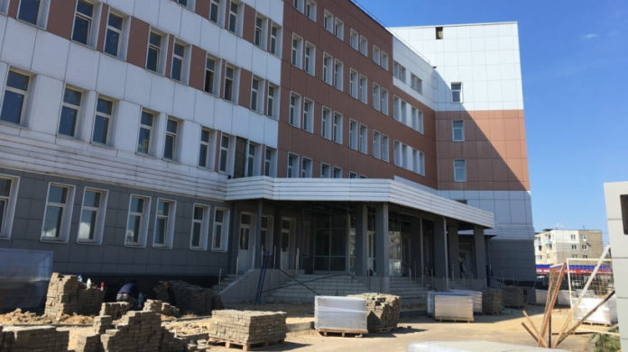 Более 200 рабочих задействованы в строительстве поликлиники в Подольске