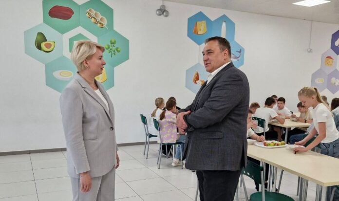 Председатель Совета депутатов Алексей Никулин посетил среднюю школу № 36