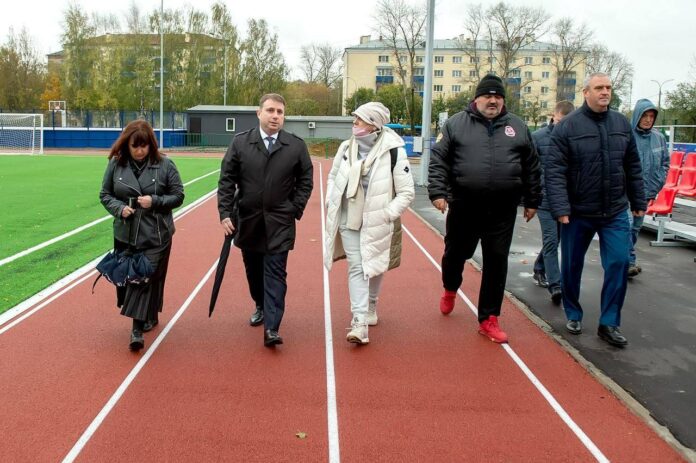 На стадионе «Весна» почти завершились благоустроительные работы