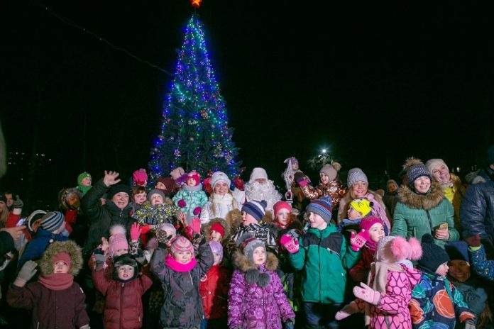 декабря зажгут новогодние елки в парках Большого Подольска