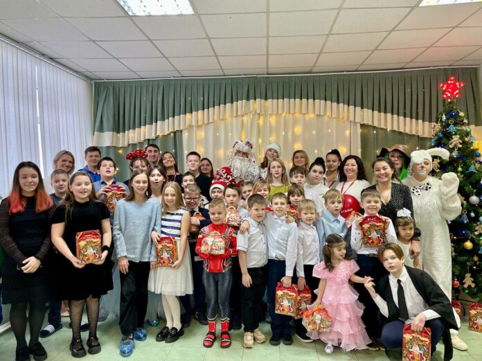 Подольские молодогвардейцы поздравили детей из отделения — интернат МОУ СОШ 15 им. В. Д....