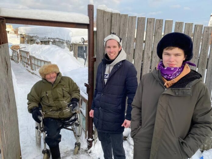 Помощь ветерану оказали подольские волонтёры