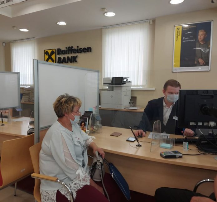 Рейды по проверке масочного режима проводятся в банках и страховых компаниях Большого Подольска