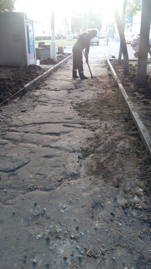 В микрорайоне Климовск продолжаются дорожные работы