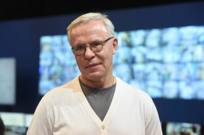 Вячеслав Фетисов поздравляет всех с Днем знаний