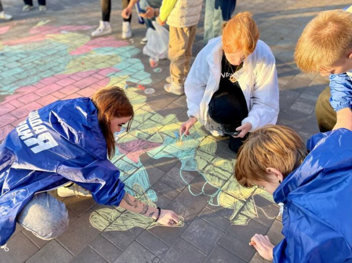 Подольские молодогвардейцы провели акцию «Вместе 89» в парке Культуры и отдыха им. Виктора Талалихина