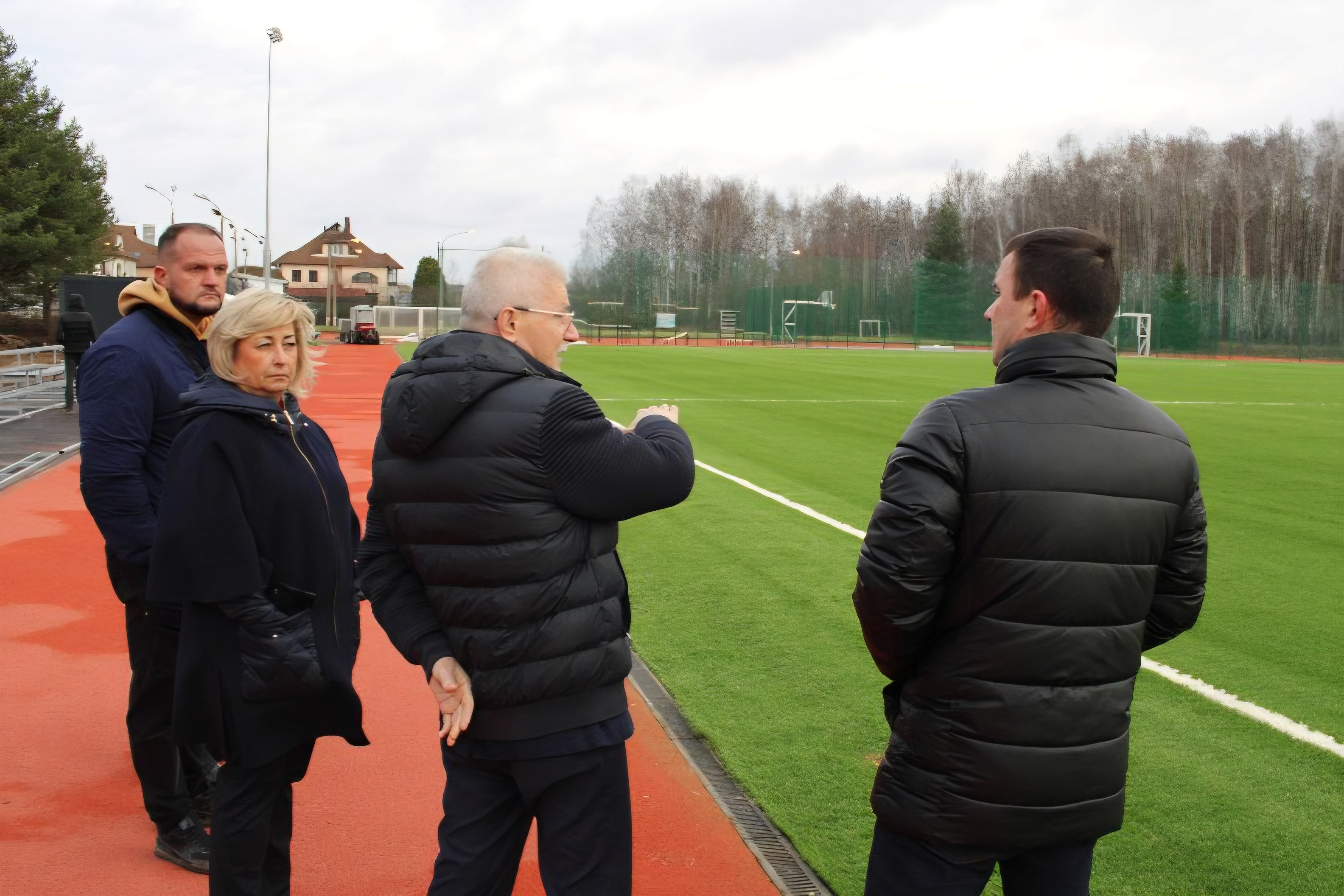 Спорт в шаговой доступности: в Львовском завершается реконструкция стадиона 
