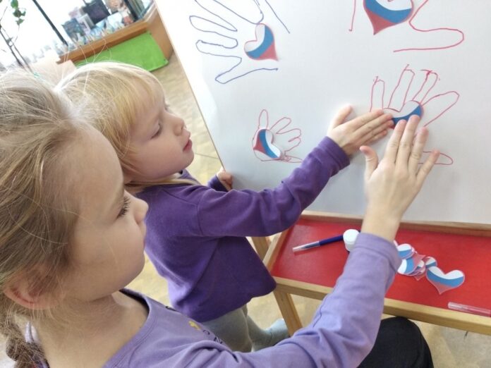 Акция «Единство в наших сердцах» прошла в детской библиотеке №27