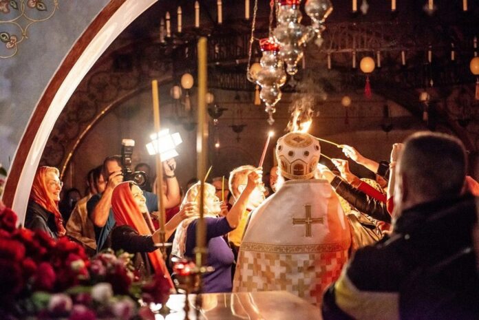 Благодатный огонь будет доставлен в Троицкий кафедральный собор