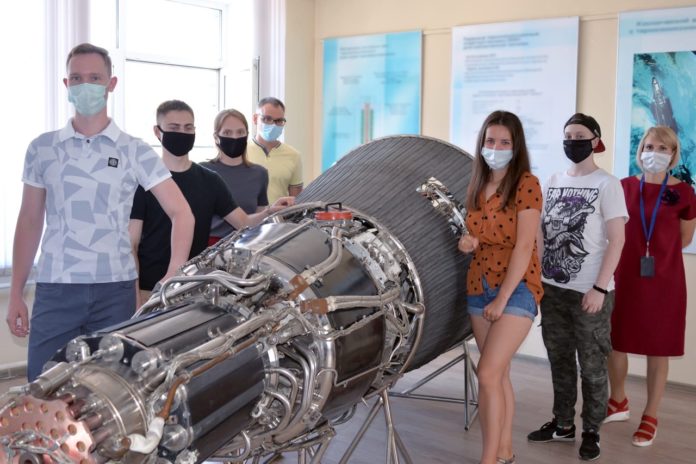 На «НИИ НПО «ЛУЧ» состоялась экскурсия для студентов Российского университета дружбы народов